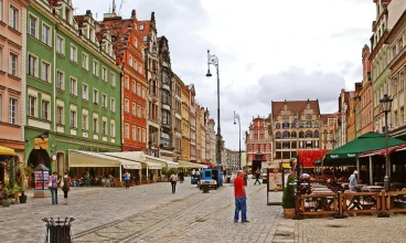 Atrakcje okolicy: wrocławski Rynek oddalony jest zaledwie o kilometr