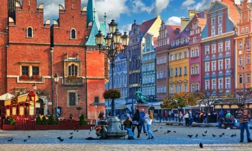 Jest to doskonała baza wypadowa do zwiedzenia atrakcji Wrocławia