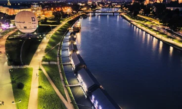 To 6 niezależnych budynków na królowej polskich rzek