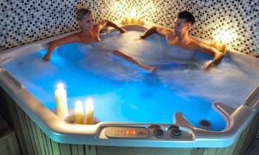 W strefie wellness znajduje się wygodne jacuzzi