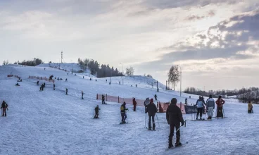 Zimą w Gołdapi działa ośrodek narciarski z 5 wyciągami