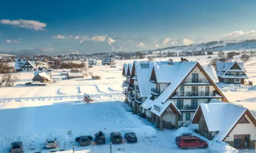 Hotel znajduje się blisko wyciągu narciarskiego na Kotelnicy