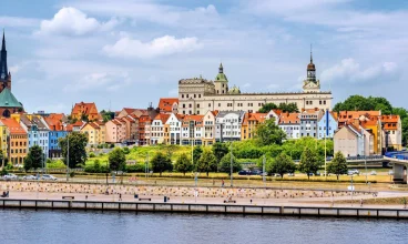 Hotel Focus*** znajduje się w samym centrum Szczecina, nad Odrą