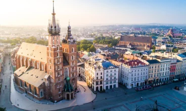 Kosmopolita znajduje się w odległości ok. 10 min. pieszo od Rynku Głównego