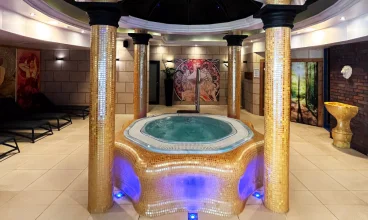 Z wyjątkowego seansu skorzystasz w jacuzzi pod gwieździstym niebem