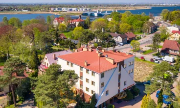 Hotel Bartan położony jest na Wyspie Sobieszewskiej