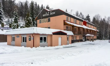 Hotel blisko ośrodka narciarskiego Tanvaldský Špičák w Czechach