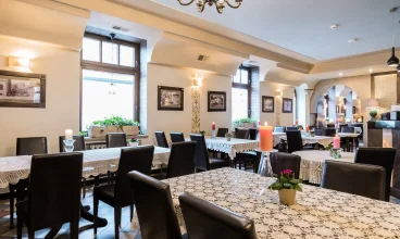 Restauracja Hotelu Ester serwuje tradycyjne dania kuchni polskiej i żydowskiej