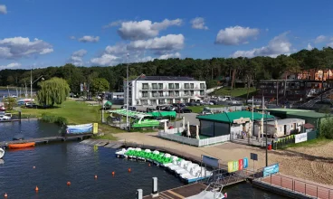 Marina Sława to wyjątkowy hotel nad samym brzegiem jeziora