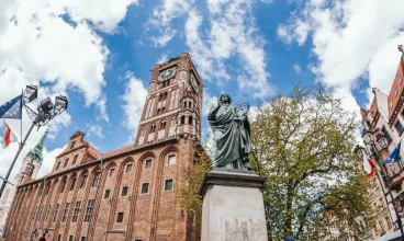 Blisko obiektu jest toruńska starówka