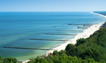 Ośrodek jest malowniczo położony nieopodal bałtyckiej plaży