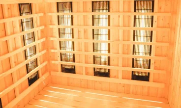 W strefie wellness goście mogą korzystać z kameralnej sauny