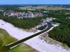 Plaża nad Morzem Bałtyckim znajduje się niespełna kilometr stąd