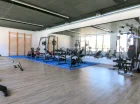 Aktywni goście mogą odbyć trening w dobrze wyposażonej sali fitness