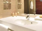 Każdy pokój dysponuje prywatną łazienką z wysokiej jakości wyposażeniem