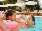 Dzieci uwielbiają hotelowy basen