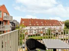 Każdy apartament ma własny balkon ze stolikiem