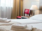 Komfortowe hotelowe pokoje są urządzone w skandynawskim stylu