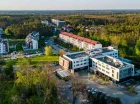 Hotel Grape Town**** jest położony w zacisznej części Zielonej Góry, obok lasu