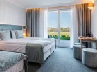 Pokoje w stylu Hampton łączą elegancję i komfort z bliskością nadmorskich plaż