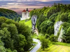 Hotel znajduje się tylko 45 km od zamku w Pieskowej Skale i Ojcowskiego PN