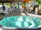 Chlubą resortu jest nowa strefa relaksu z krytym basenem i jacuzzi