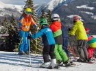 Szkółki narciarskie pozwolą dzieciom pewnie postawić pierwsze kroki na nartach