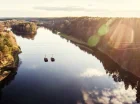 Hotel jest ulokowany w sąsiedztwie kolejki linowej Uno