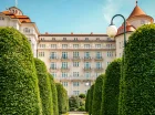 W imponującym, zabytkowym budynku