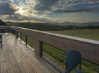 Z tarasu rozpościerają się piękne tatrzańskie panoramy