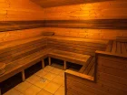 Przestronna sauna pozwala na relaks i odprężenie