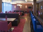 W hotelu mieszczą się restauracja oraz drink bar