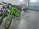 Na gości apartamentów w garażu czekają po 4 rowery górskie