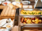 Nie brakuje warzywnych dodatków, nabiału ani czegoś na ciepło