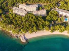 Hotel jest pięknie położony tuż przy ładnej plaży