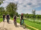Wzdłuż rzeki poprowadzono przyjemne trasy rowerowe