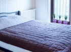 W każdym apartamencie znajduje się osobna sypialnia z podwójnym łóżkiem
