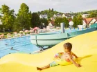 Zewnętrzny basen jest miejscem rekreacji dla całej rodziny