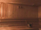 Na najniższej kondygnacji domów nr 3 i 5 znajduje się sauna