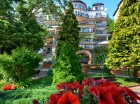 Unikalny hotel jest otoczony pięknym i bujnym ogrodem