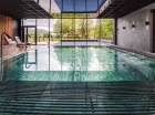 Caryńska Resort posiada nowoczesny kryty basen
