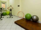 Goście mogą korzystać z salki gimnastycznej