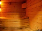 W obiekcie jest dostępna również sauna sucha i łaźnia parowa