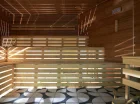 Strefa saun obejmuje saunę suchą i aromatyczną