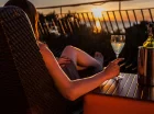 Hotel posiada tarasy słoneczne, gdzie można się relakować
