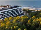 Pięciogwiazdkowy hotel jest położony zaledwie 20 m od plaży w Rogowie