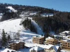 Apartamenty XYZ są położone u stóp góry Skrzyczne, tuż przy trasach narciarskich