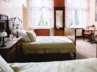Pokoje 2-osobowe mogą mieć 1 podwójne lub 2 pojedyncze łóżka