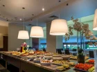 Goście chwalą hotelowe posiłki za szeroki wybór potraw