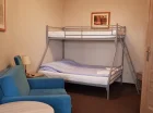 W pokojach 2+1 znajdują się łóżka piętrowe